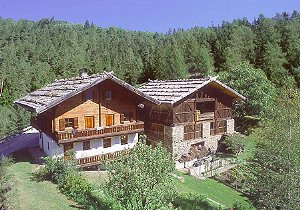 Bild:In der Grub (Hof - St. Pankraz).jpg
