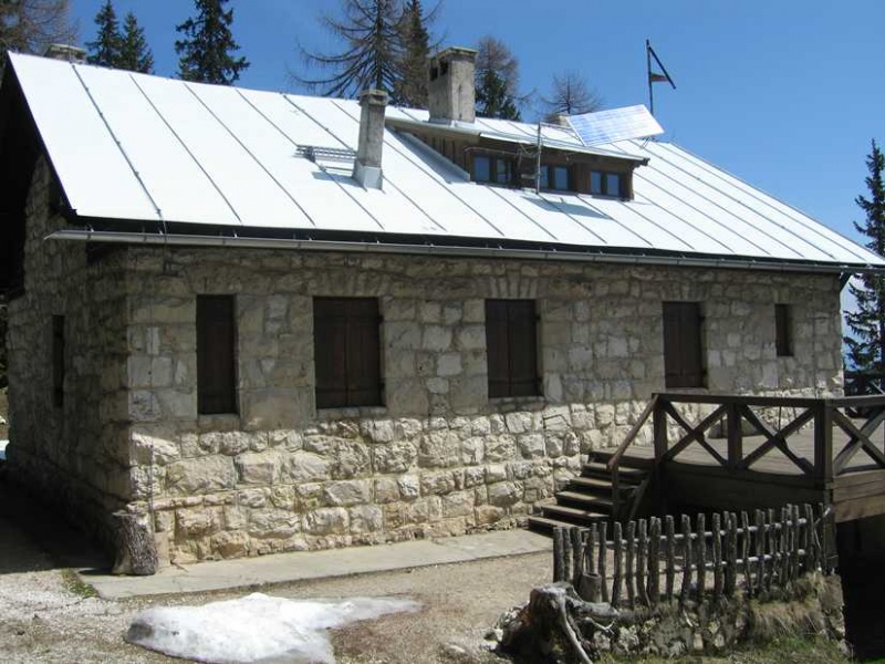 Bild:Überetscher Hütte (Schutzhütte - Tramin).jpg