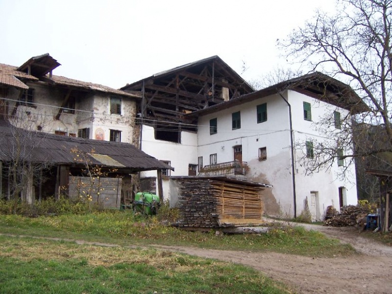 Bild:Brösen (Hof - Laurein).jpg
