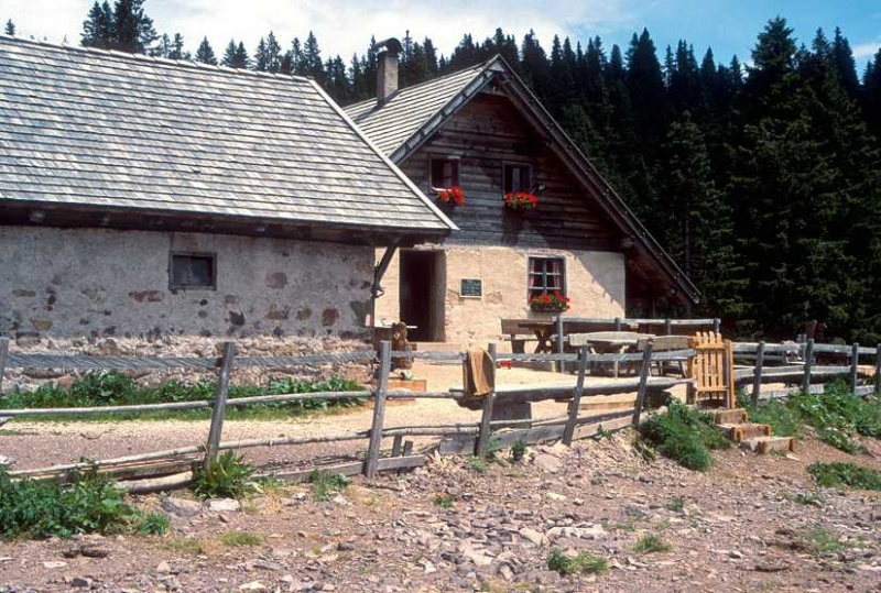 Bild:Laureiner Alm (Alm - Laurein).jpg