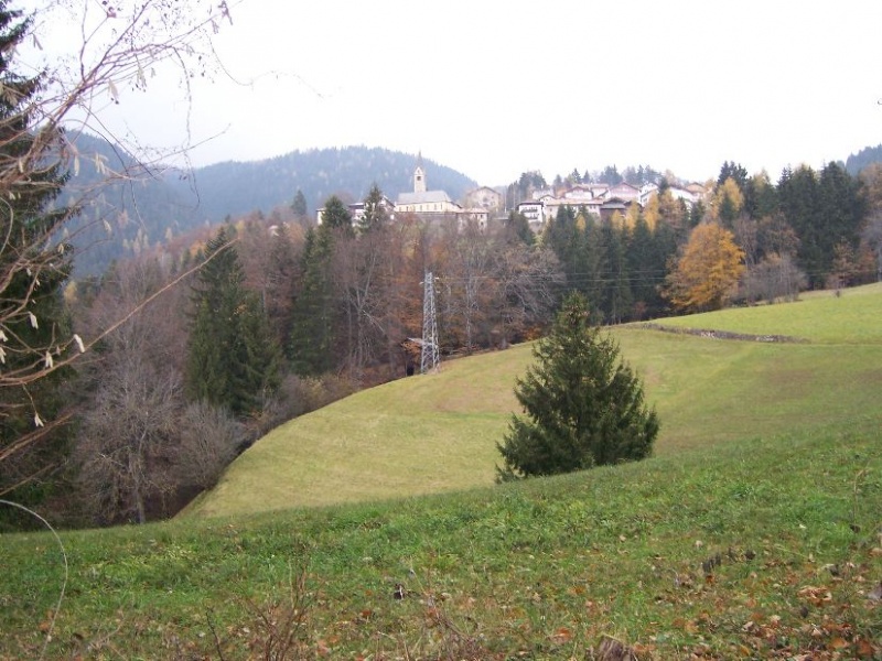 Bild:Hölzl (Wiese - Laurein).jpg